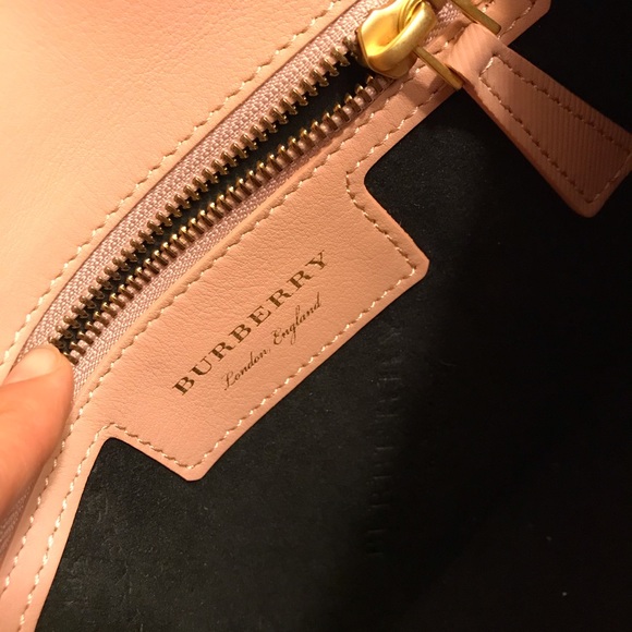 100% Authentic BURBERRY The Medium DK88 - Picture 6 of 8